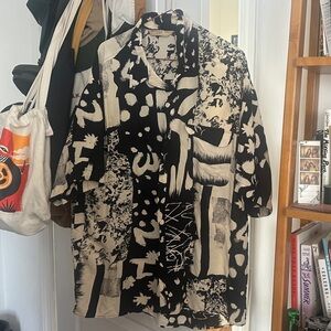 Oversized Vintage Made in Italy Black and Cream Abstract Shirt